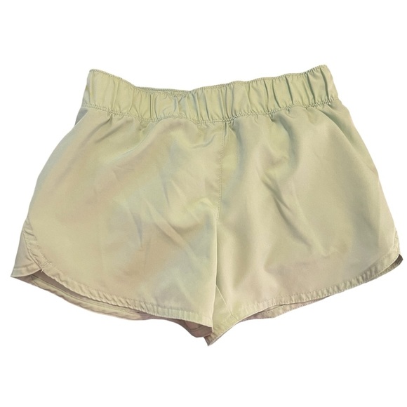 Old Navy Dolphin-Hem Run Shorts Ambrosia Green M 8 - Picture 3 of 11